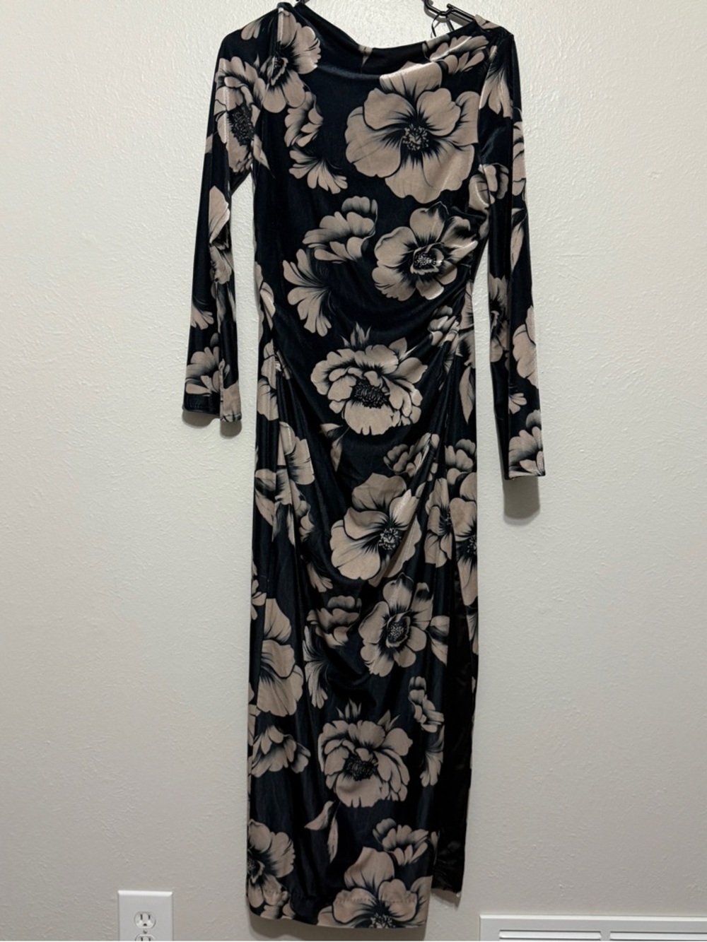 BHLDN Long Sleeve Black Velvet Dress Size SP Luxury Wedding Guest - Picture 5 of 13